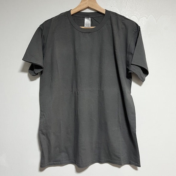 Gildan 100% Cotton Charcoal Gray T-Shirt - Size L - Picture 2 of 8